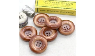 Bouton VINTAGE BRUN / par 6 / 31MM