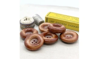 Bouton VINTAGE BRUN / par 6 / 31MM