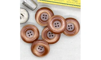 Vintage button 141B2
