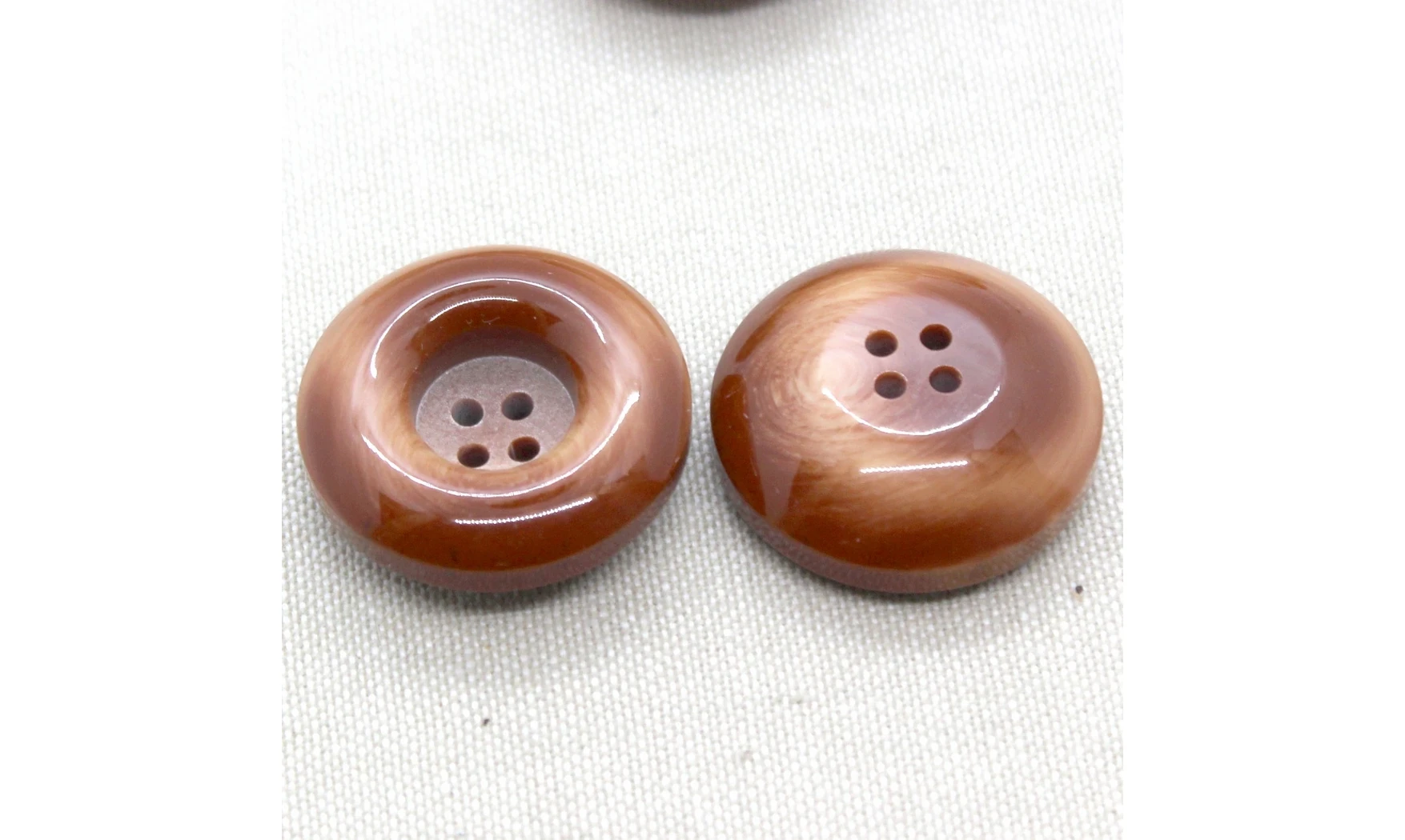 Vintage button 141B2