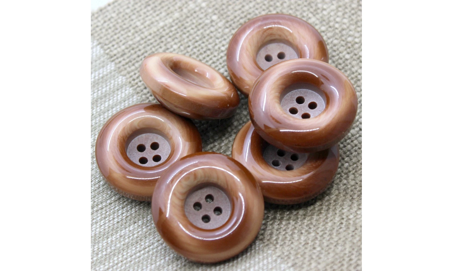 Vintage button 141B2