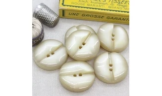 Vintage Button 029C