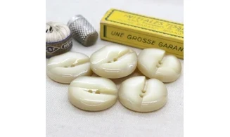 Vintage Button 029C
