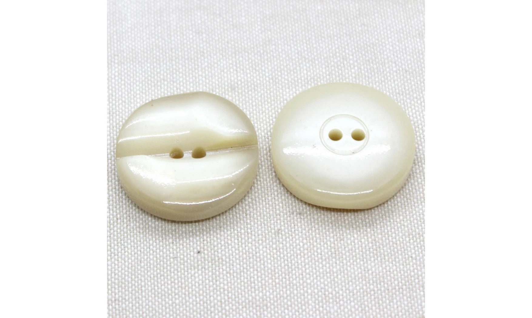 Vintage Button 029C