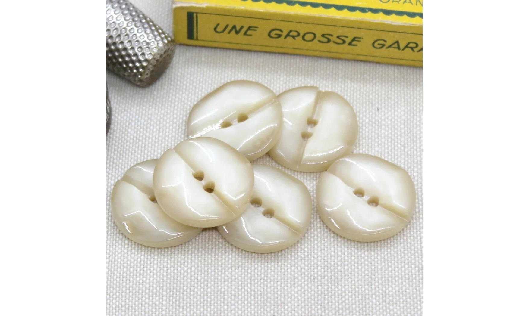 6 boutons / 22MM / Ivoire