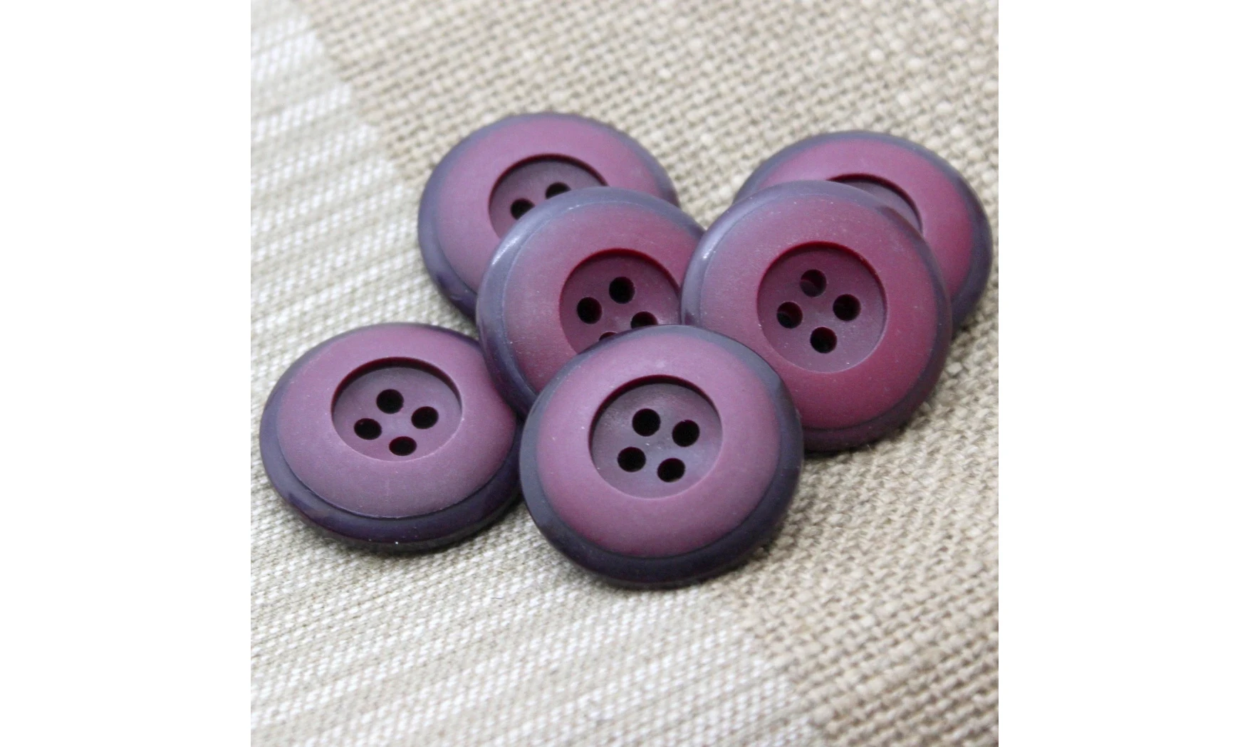 6 boutons / 28MM / Rouge
