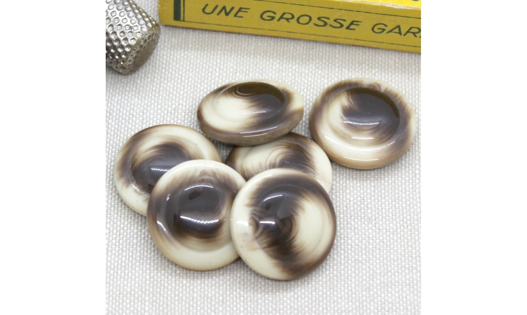 Vintage Button 182B-3