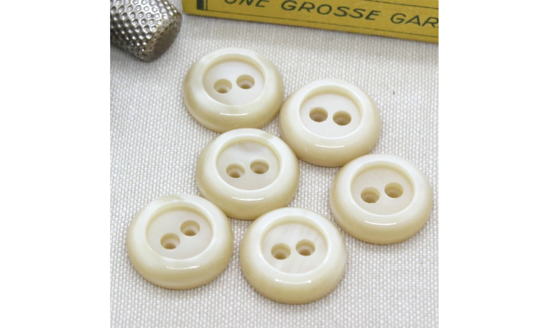 6 boutons / 21MM / Ivoire