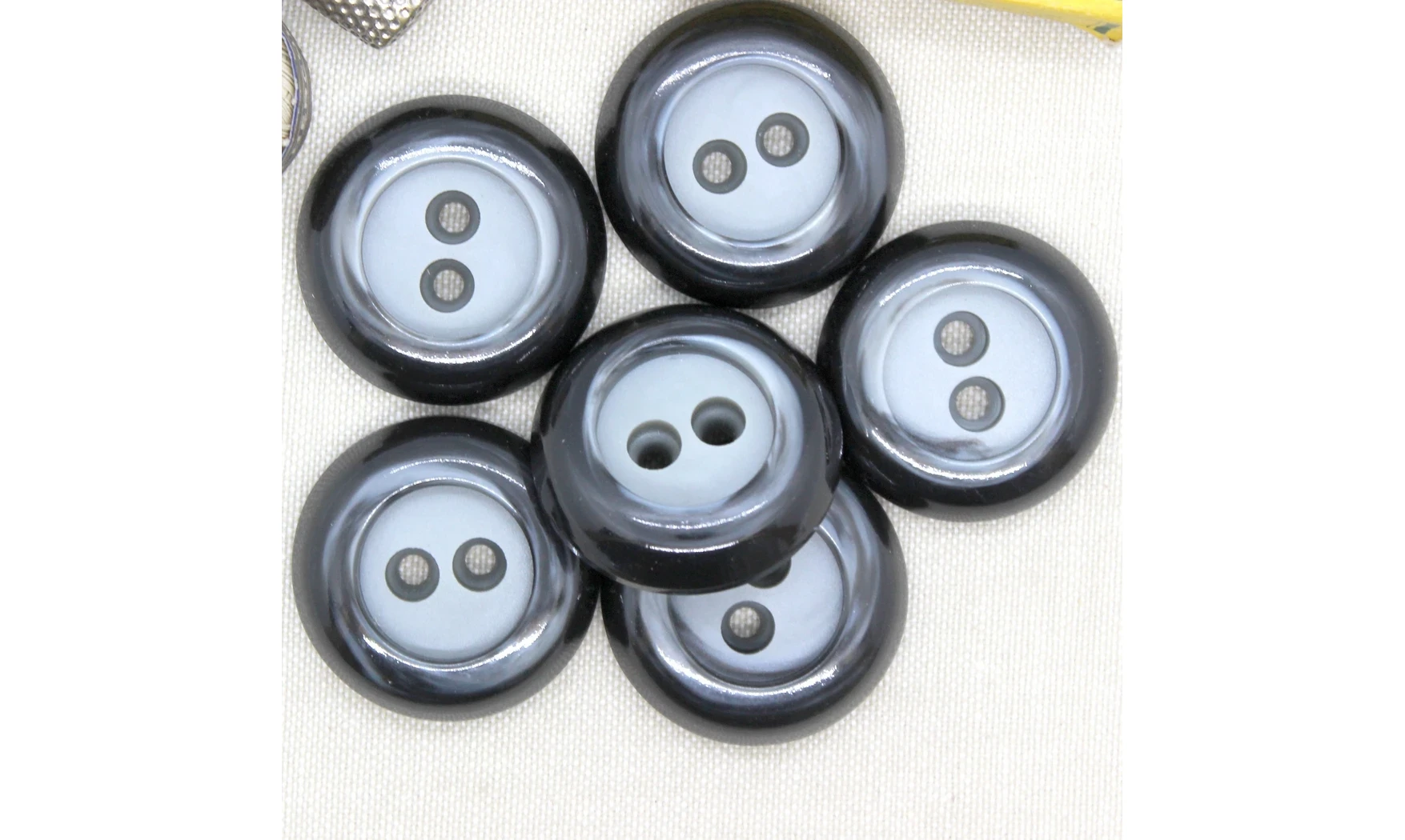 6 boutons / 35MM / Noir