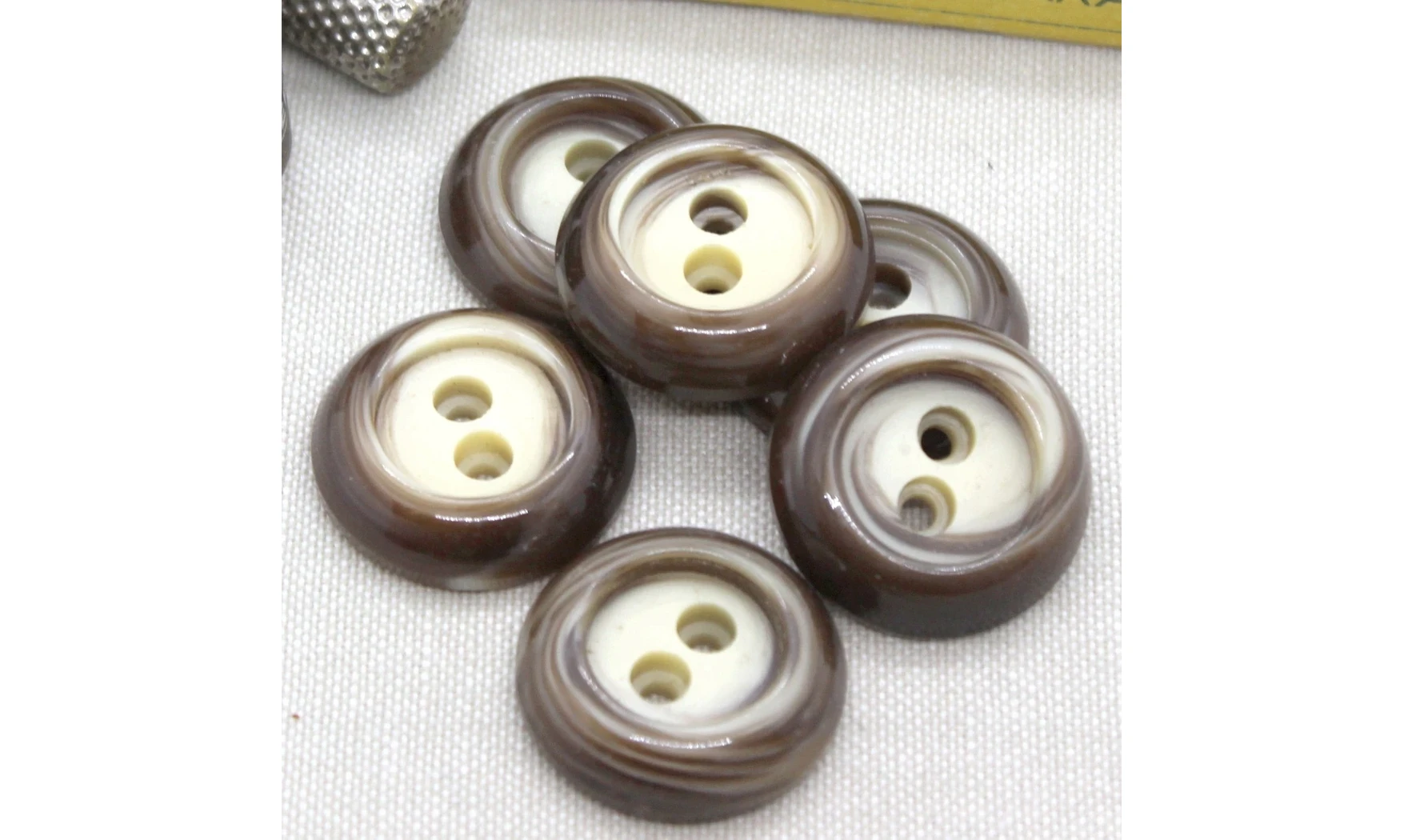 Boutons VINTAGE / 27MM / Brun