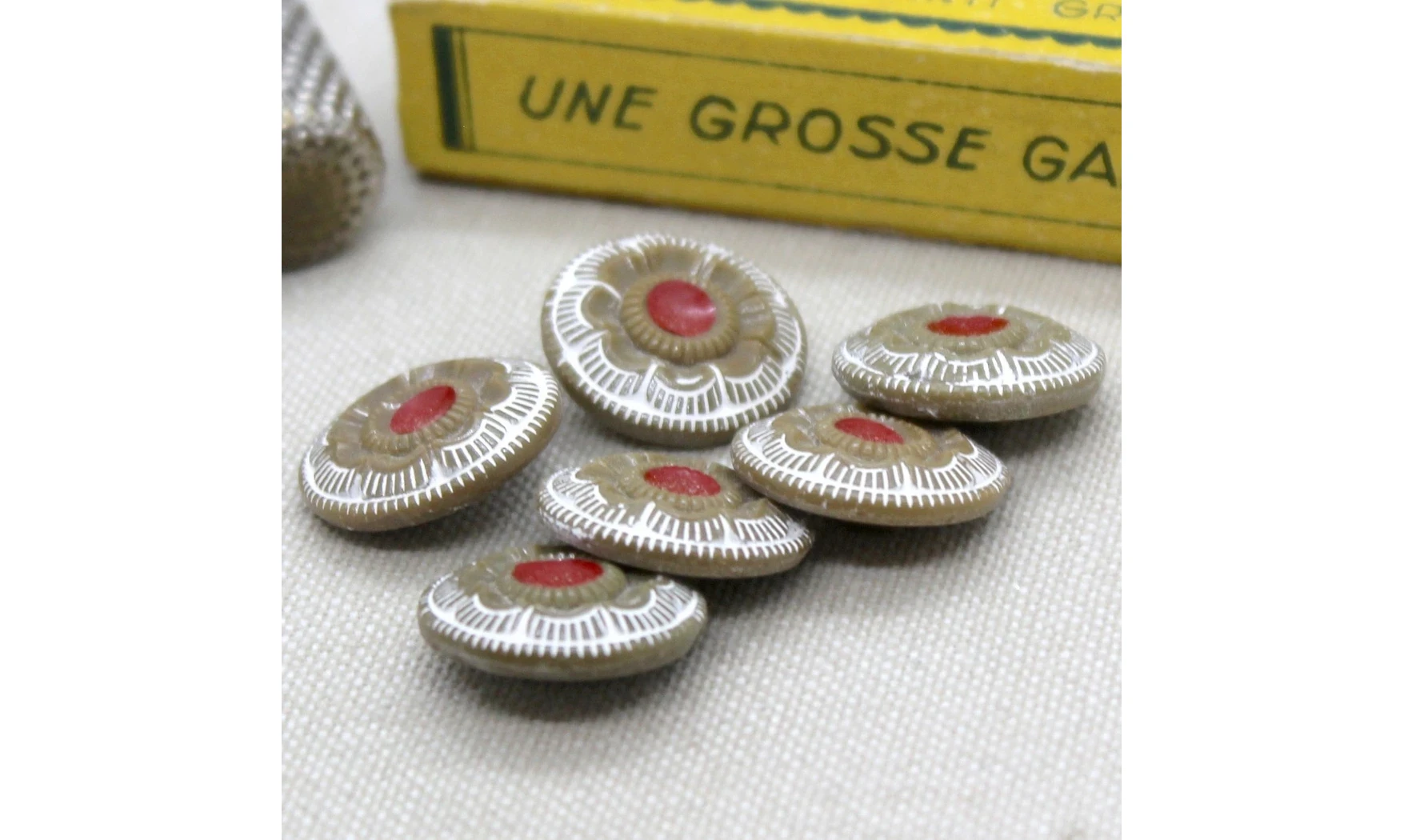Vintage Button 324B