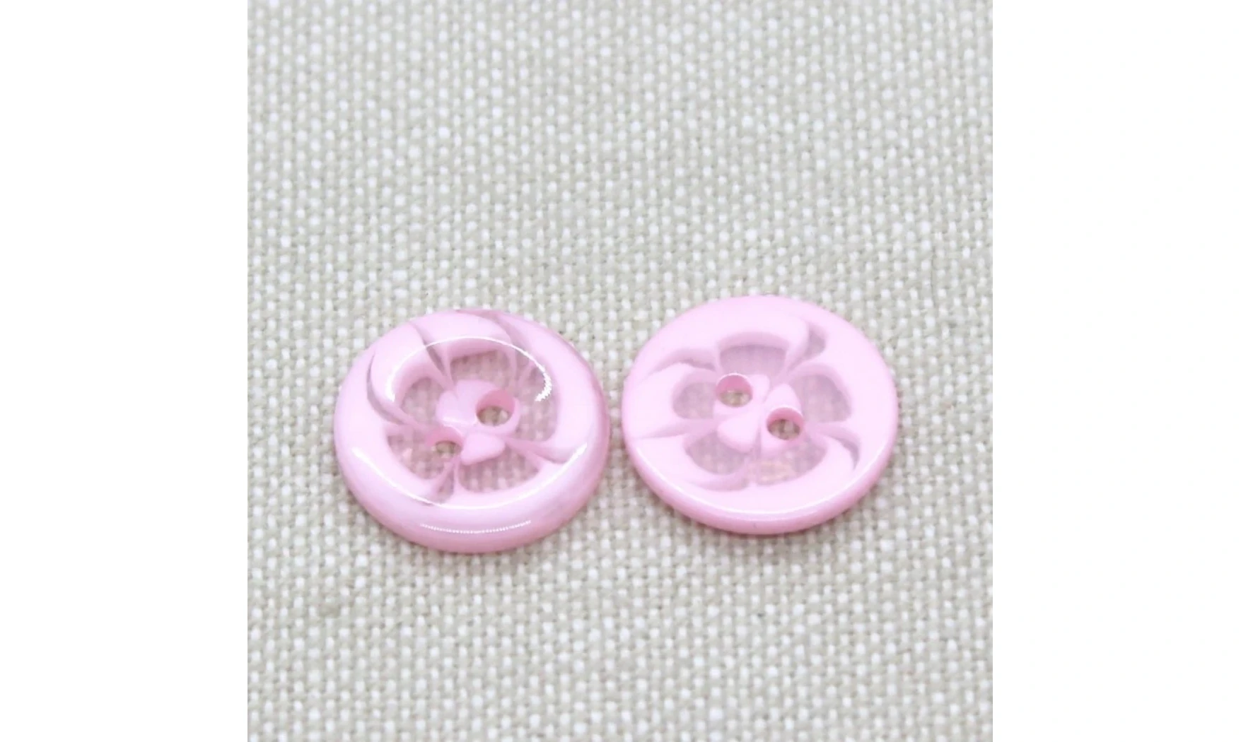 Vintage Button 325B