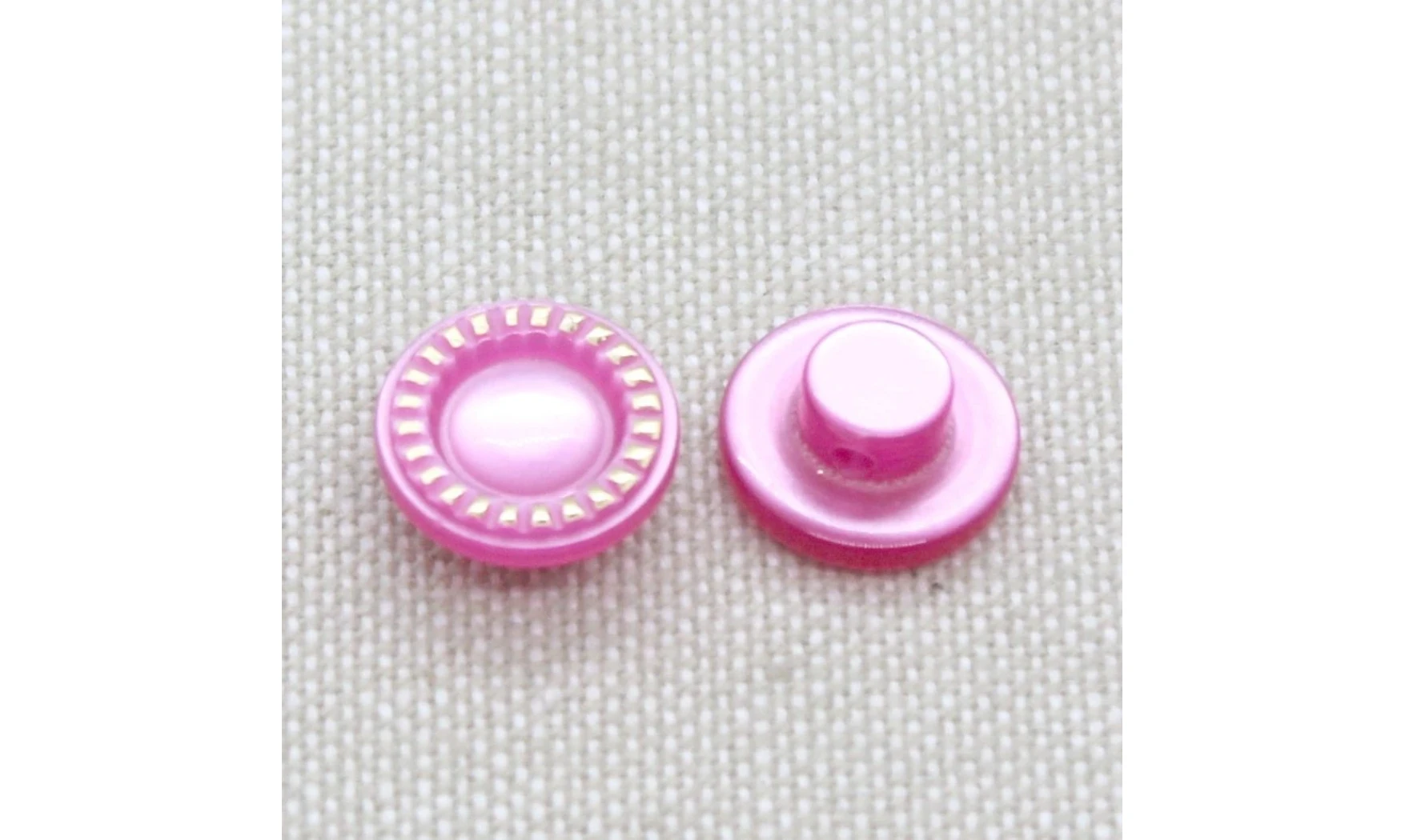 Vintage Button 368B
