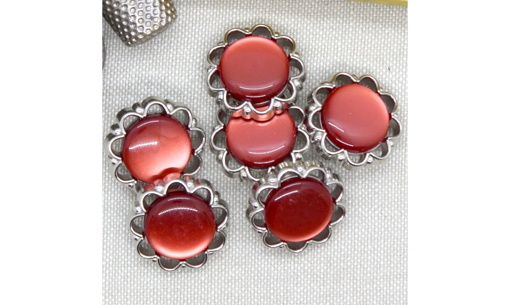 6 boutons / 22MM / Rouge "Fleur"