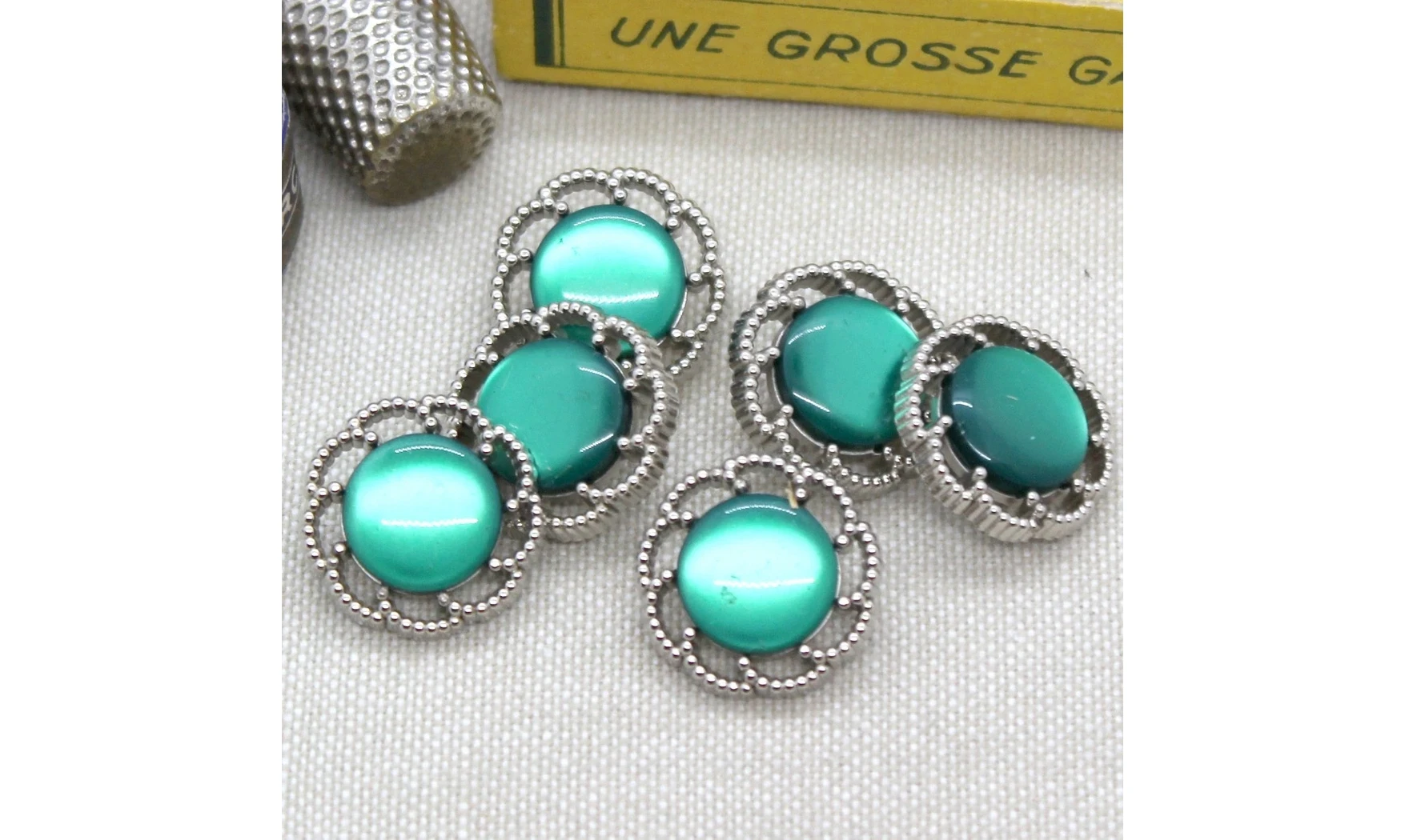 6 boutons / 18MM / Vert "Fleur"