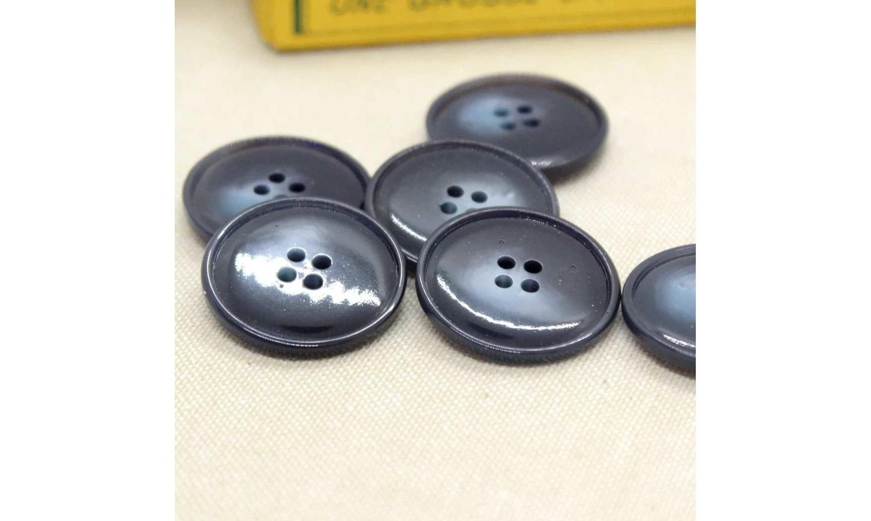 Vintage Button A051A