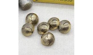 6 boutons / 13MM / Doré "Pelote"