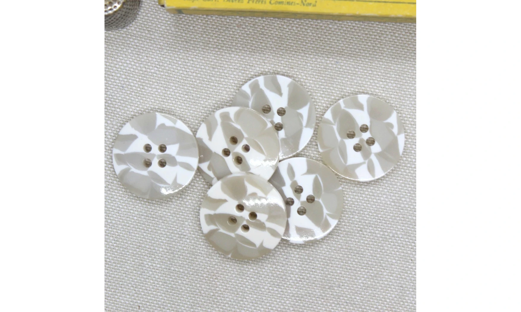 6 boutons / 22MM / Brun "Camouflage"