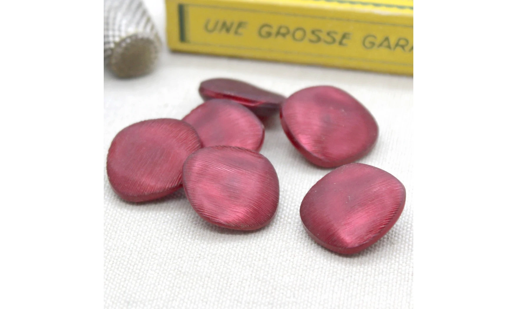 6 boutons / 21MM / Rouge