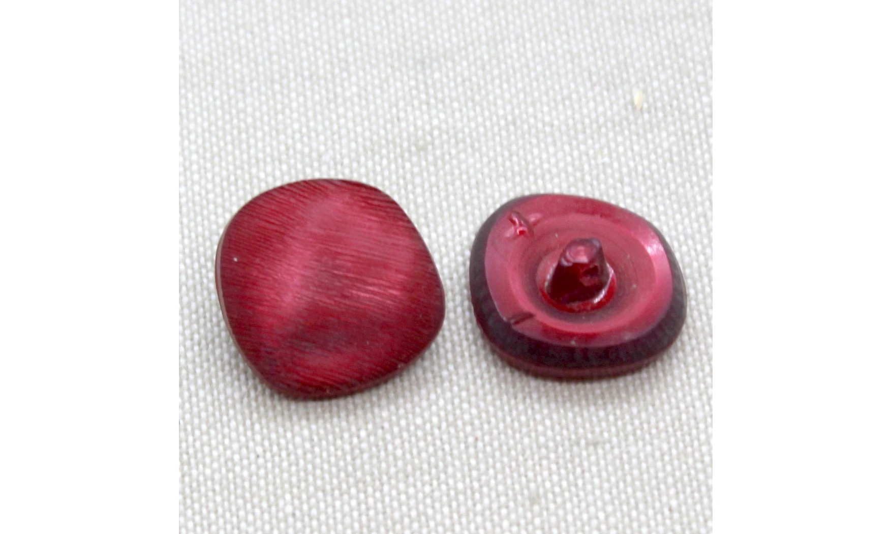 6 boutons / 21MM / Rouge