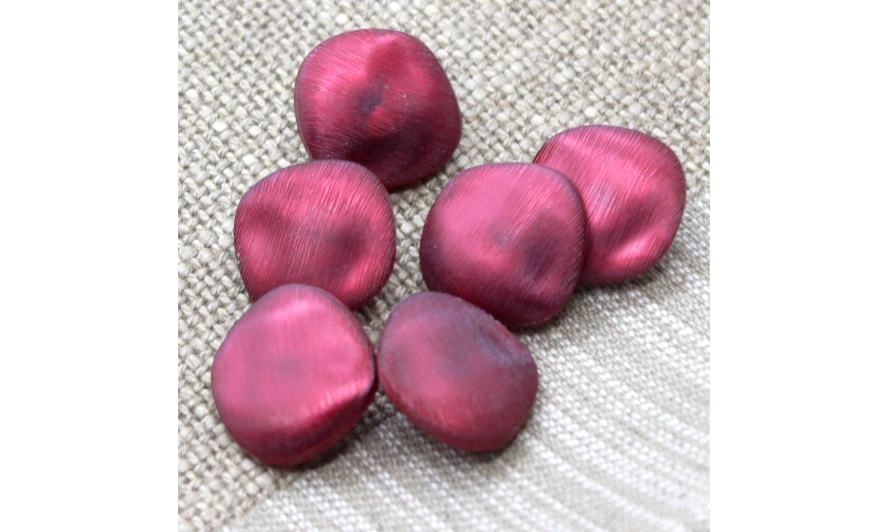 6 boutons / 21MM / Rouge