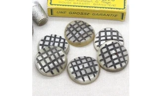 6 boutons / 30MM / Quadrillage