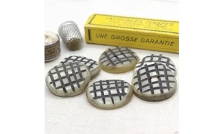 6 boutons / 30MM / Quadrillage