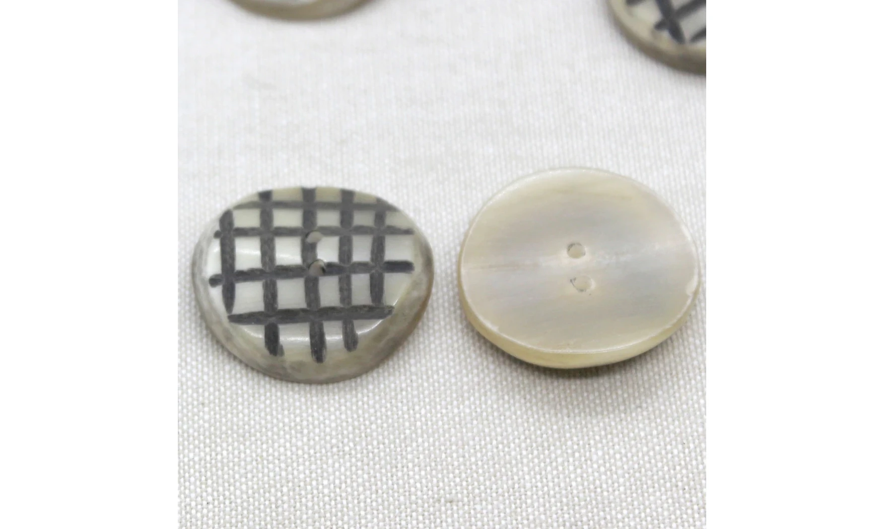 6 boutons / 30MM / Quadrillage