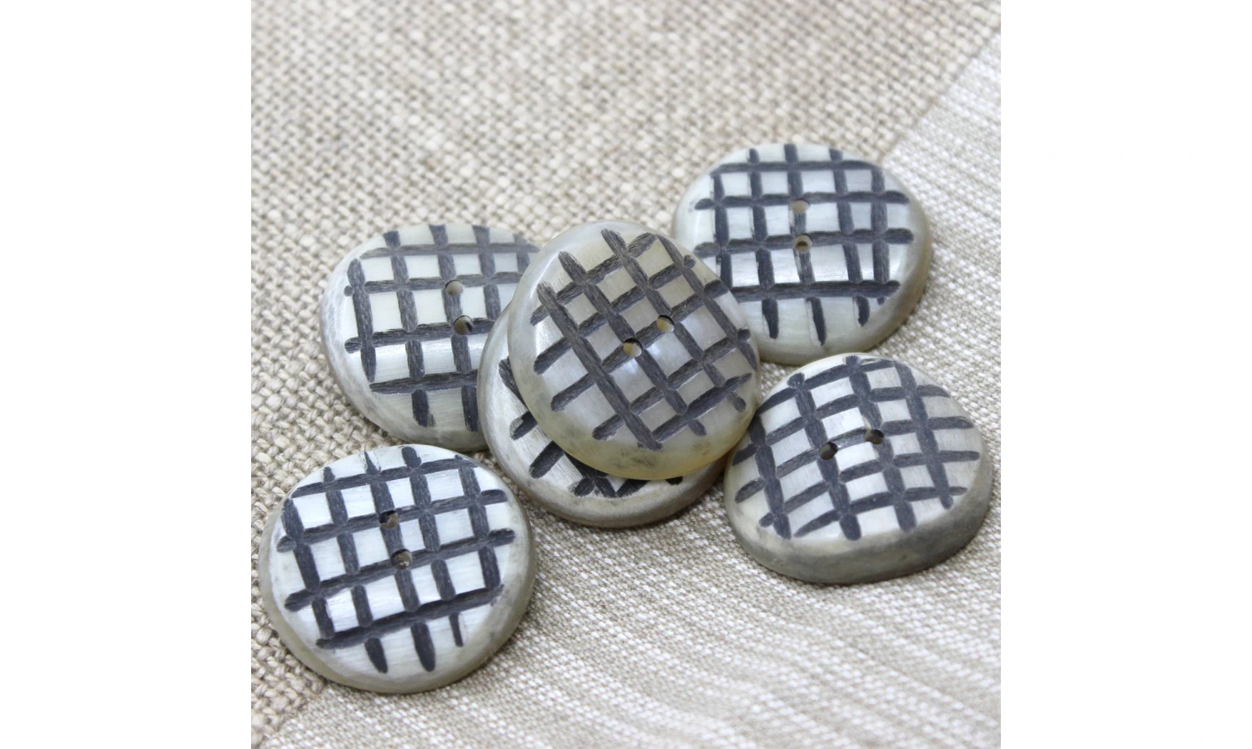 6 boutons / 30MM / Quadrillage
