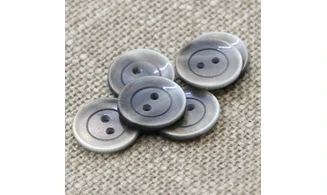 Vintage Button 053A