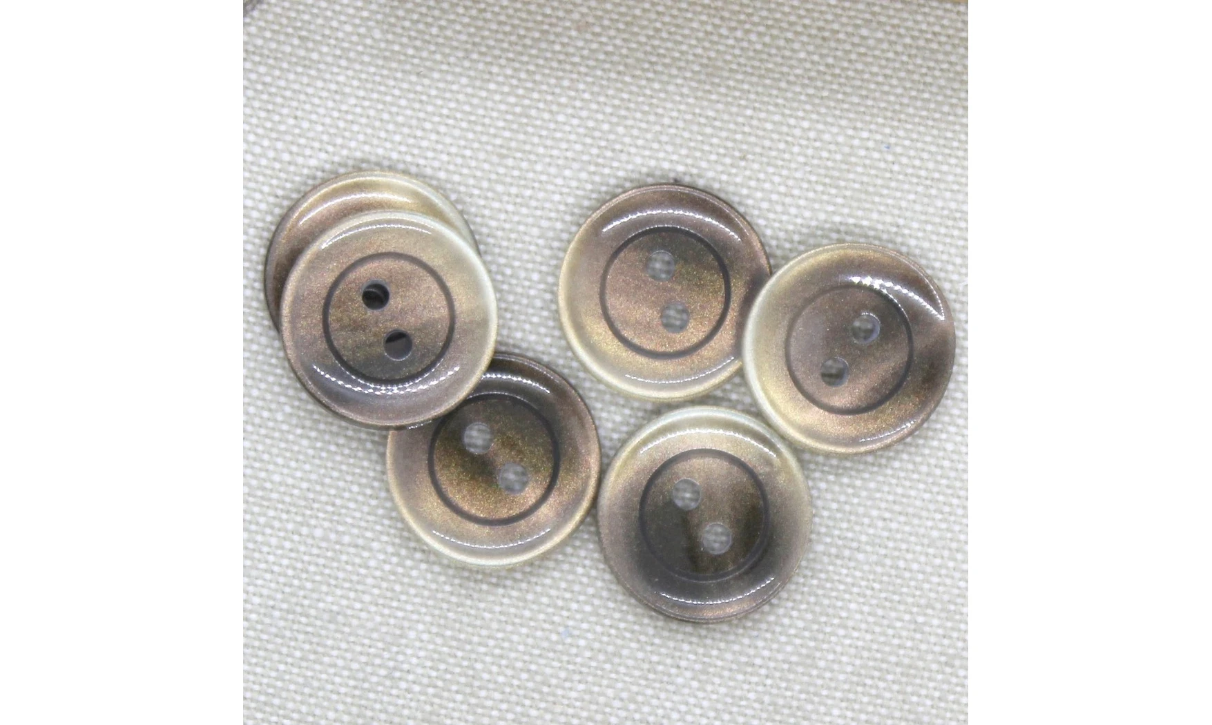 Vintage Button 053A