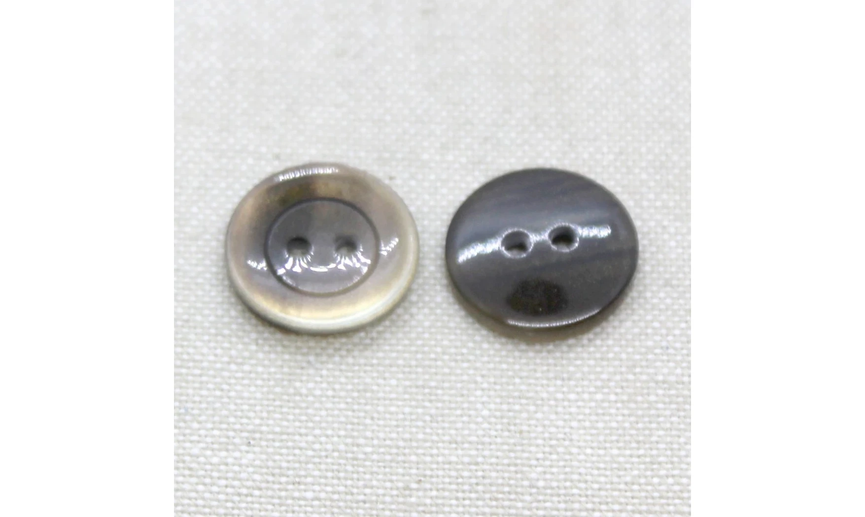Vintage Button 053A