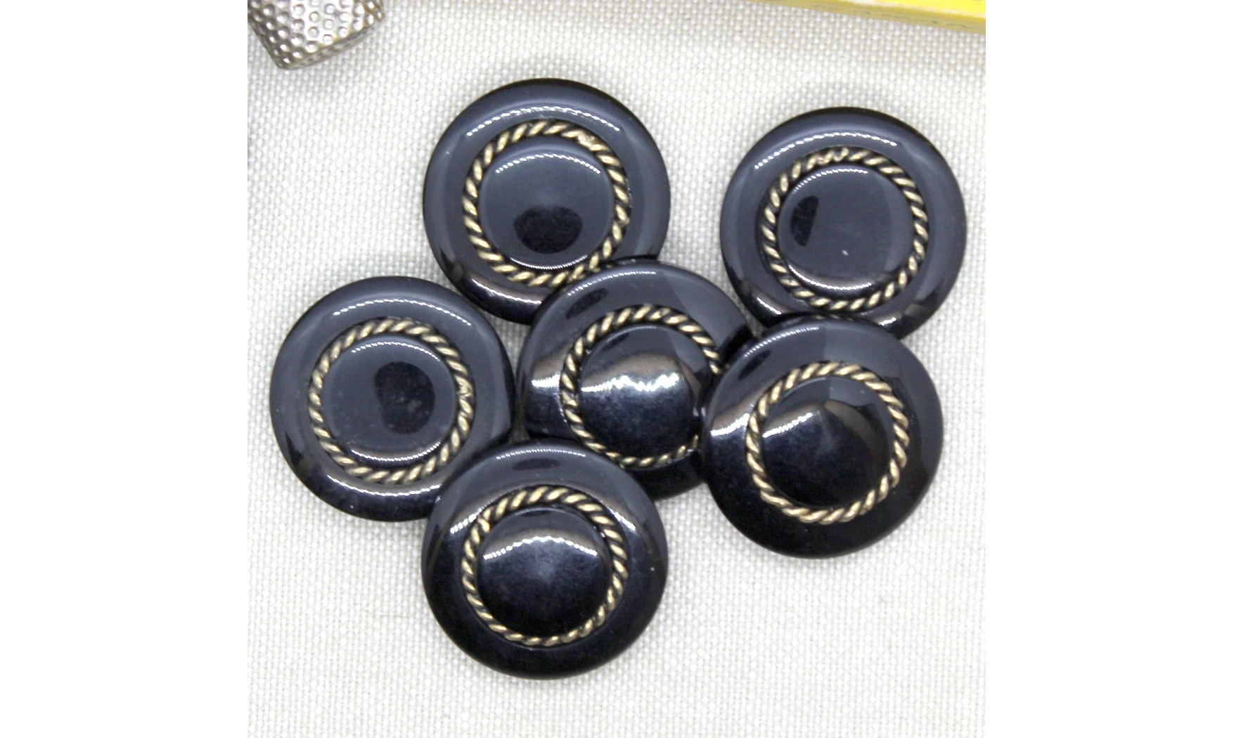 Vintage Button 362B