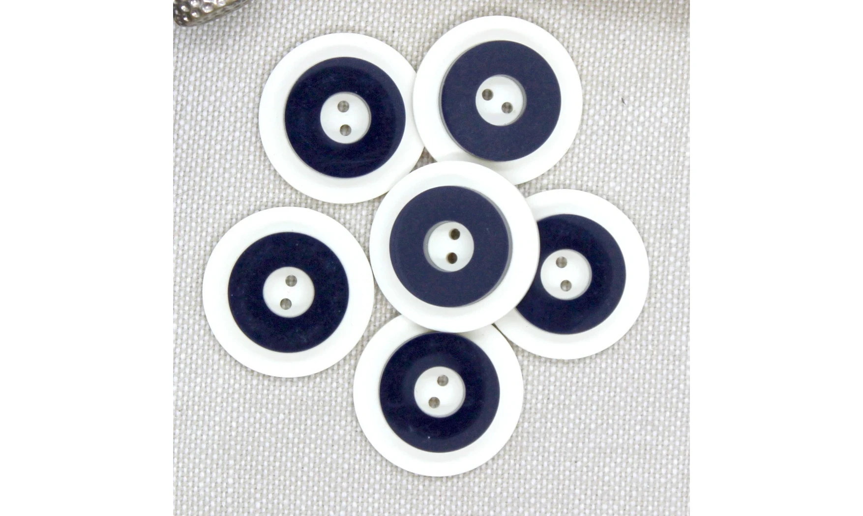 Vintage button 363bB