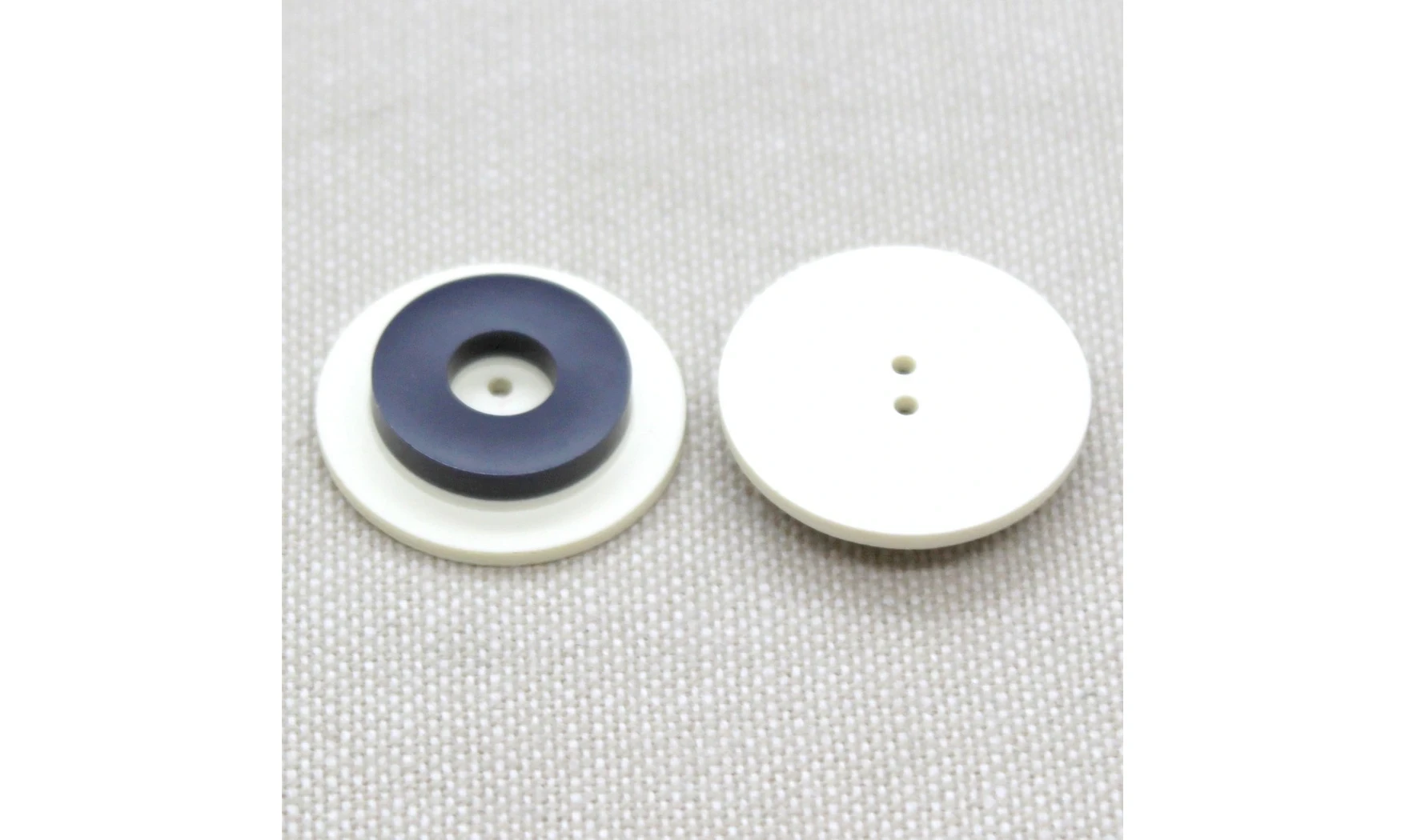 Vintage button 363bB