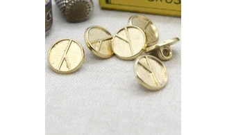 6 boutons / 14MM / Métal doré "Y"