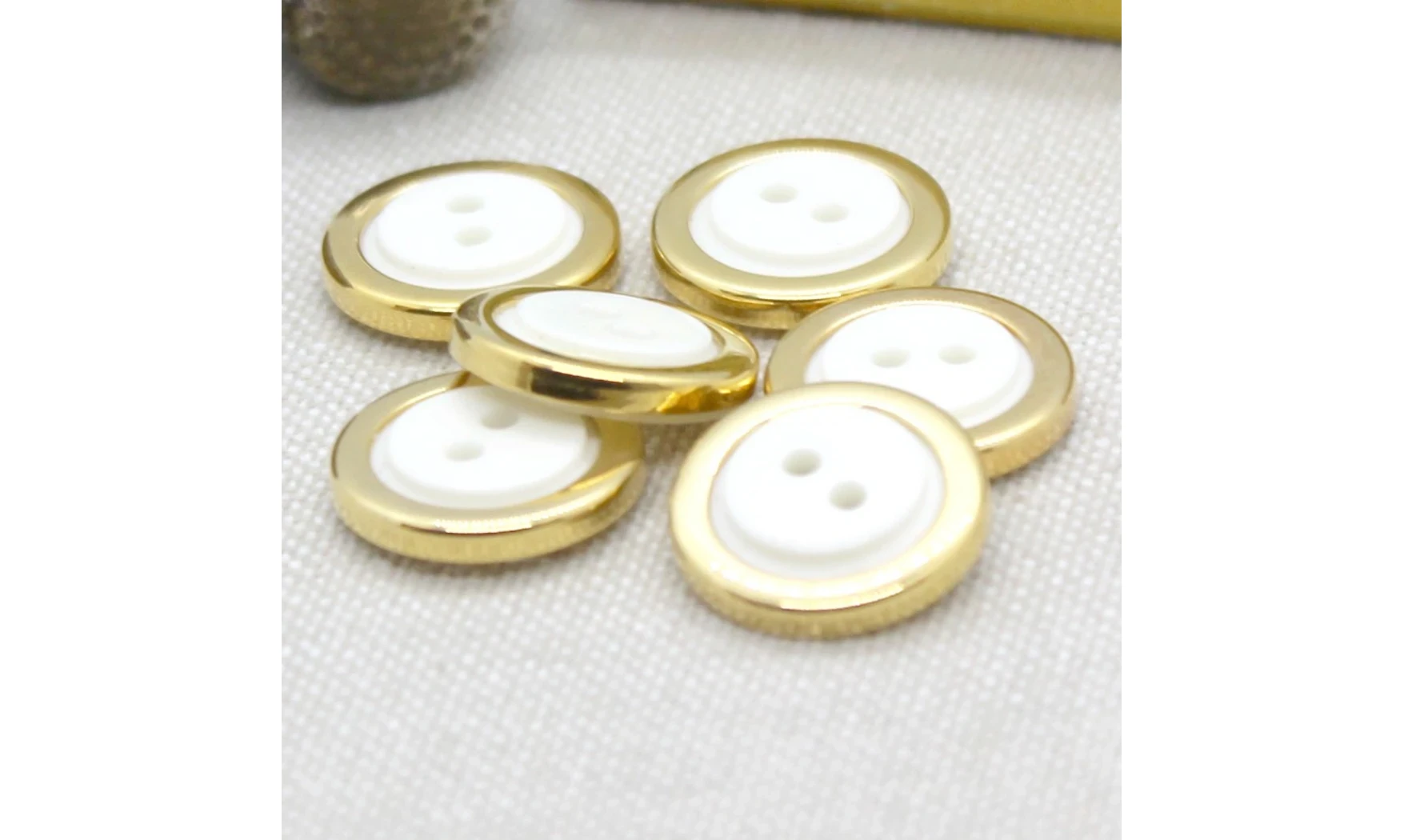 Vintage Button 375B