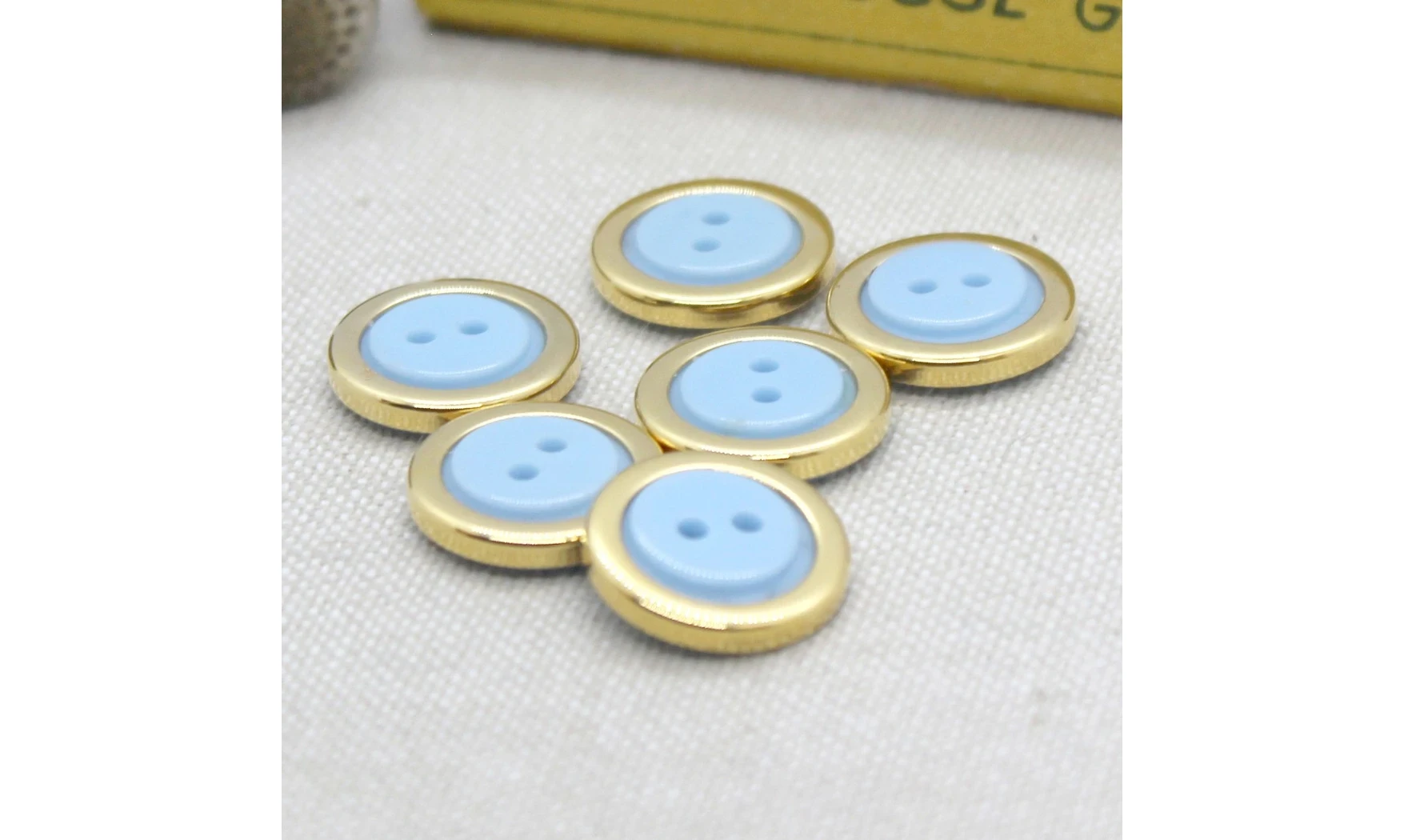 Vintage Button 376B