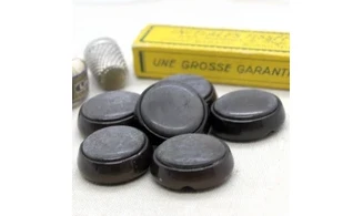 6 boutons / 29MM / Noir et gris "Ovale"