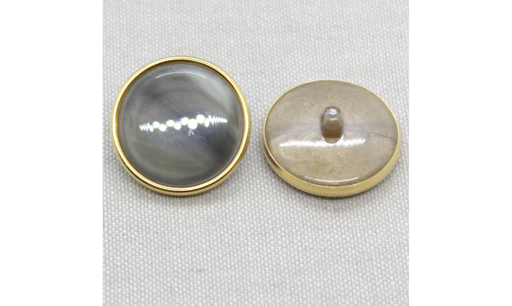 6 boutons / 27,5MM/ cabochon Vert, or