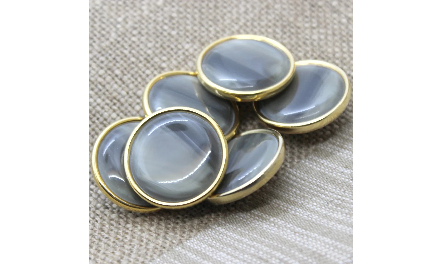 6 boutons / 27,5MM/ cabochon Vert, or