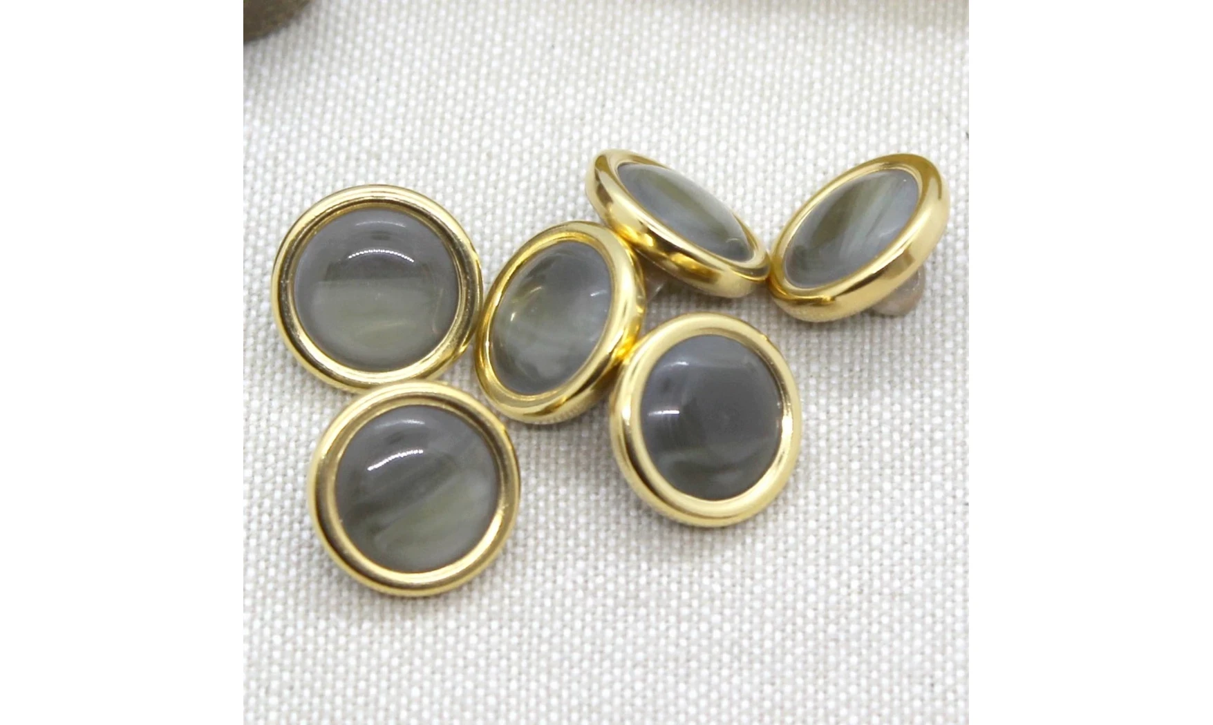 6 boutons / 15MM / Vert et doré