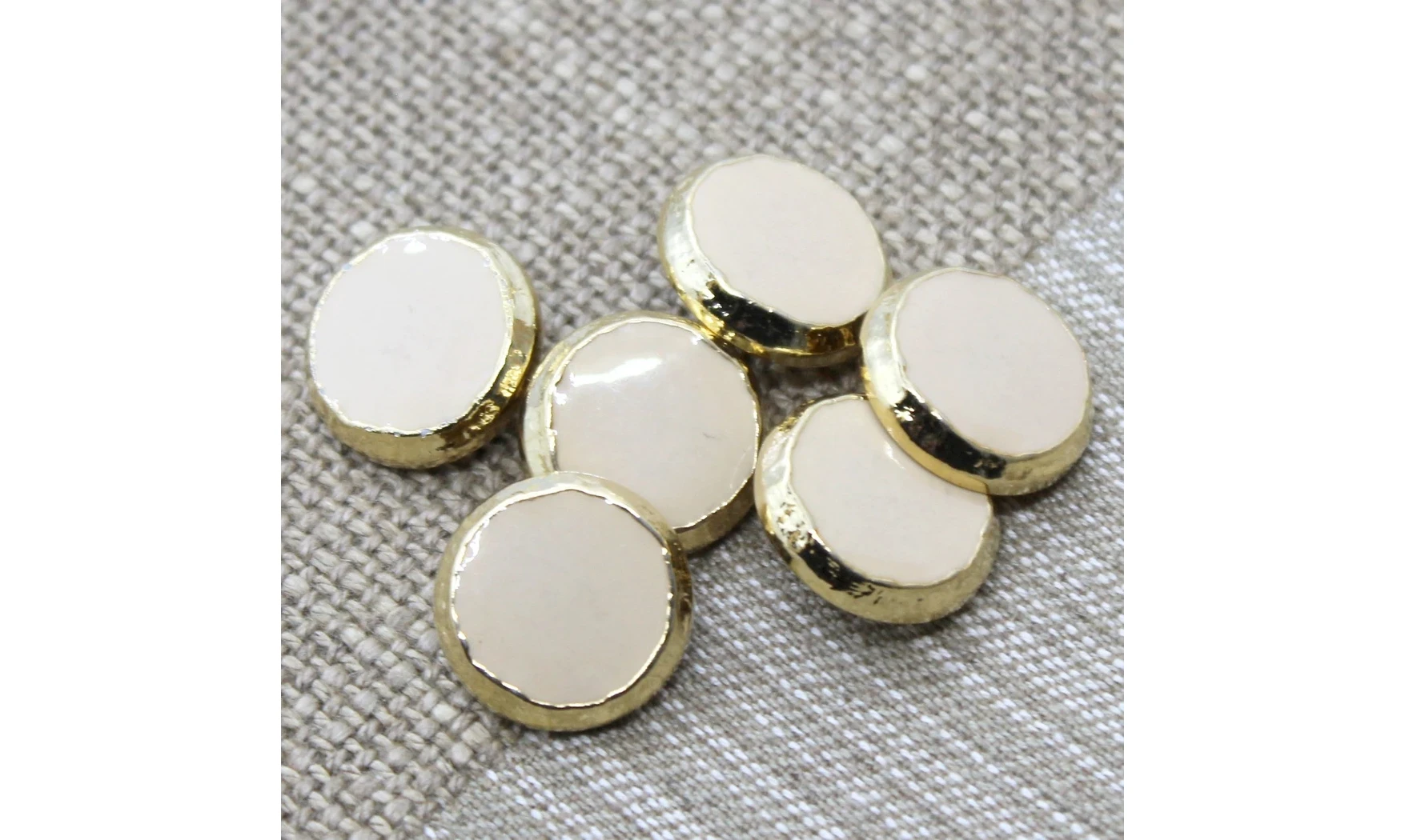 6 boutons / 18MM / Rose et contour doré