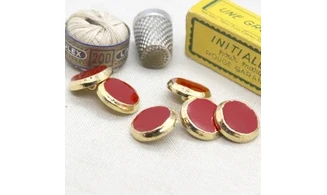 6 boutons / 18MM / Rouge et contour doré