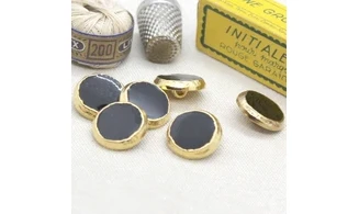 6 boutons / 18MM / Noir et contour doré