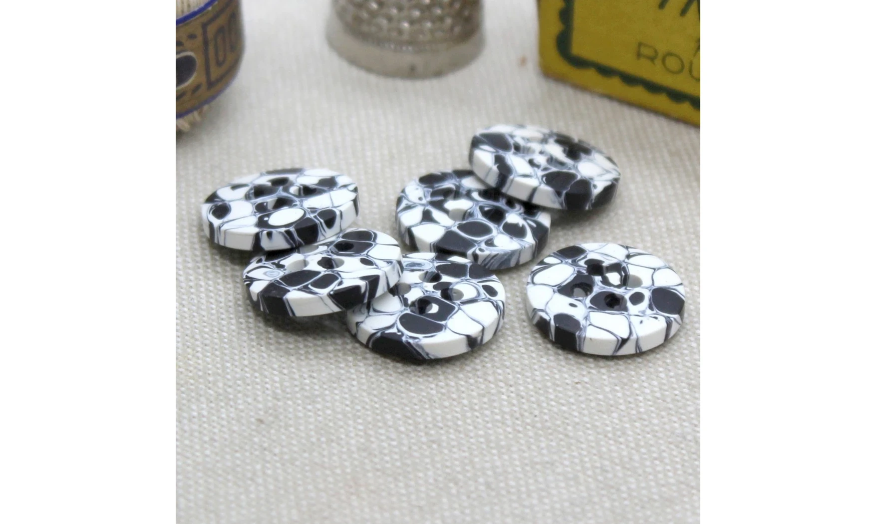 Vintage Button 056A