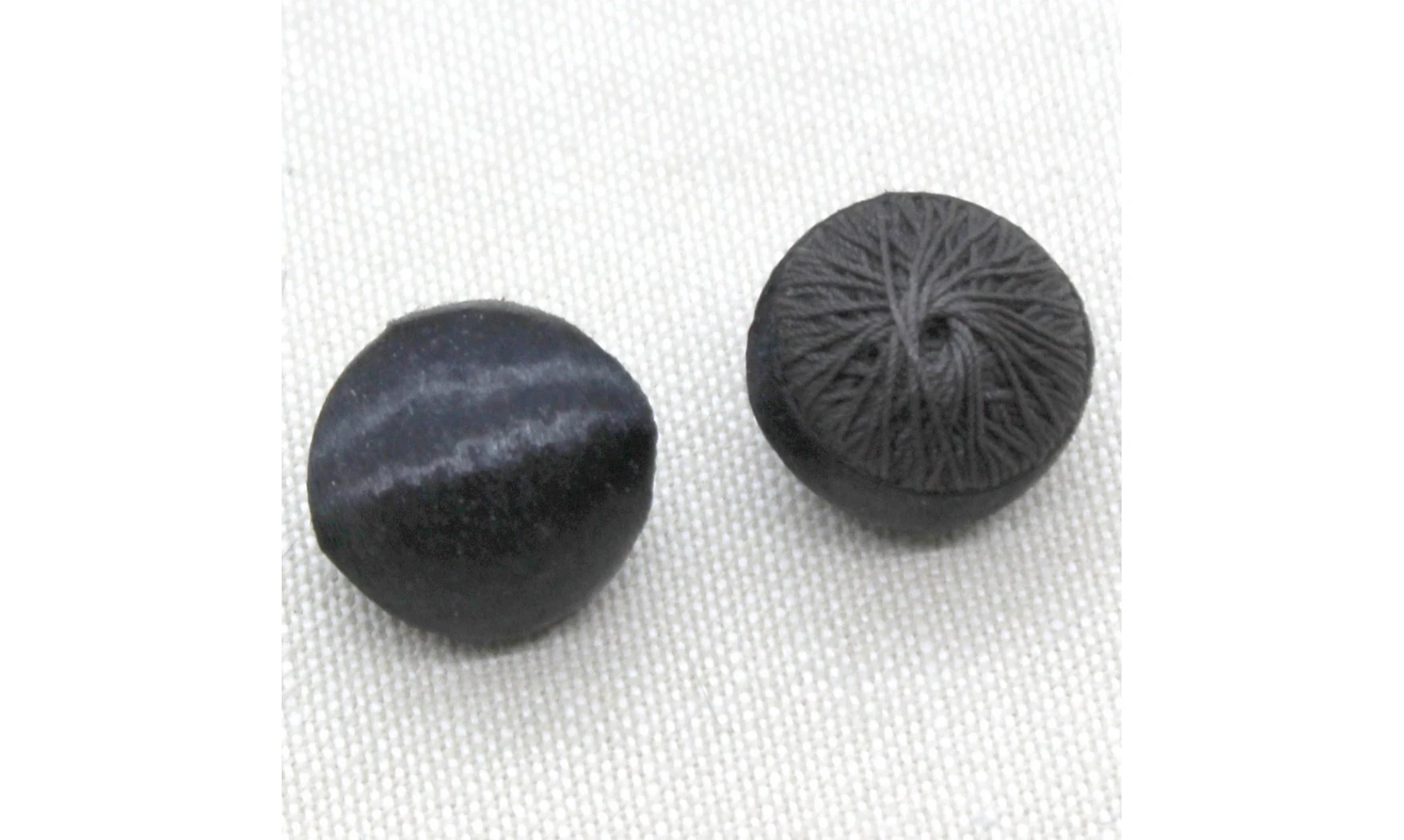 6 boutons / 18MM / Soie noire