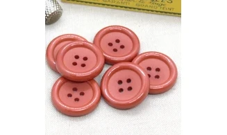 6 boutons / 28MM / Rouge