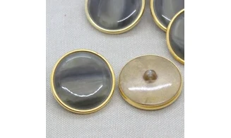 6 boutons / 31,5MM / Cabochon vert, or