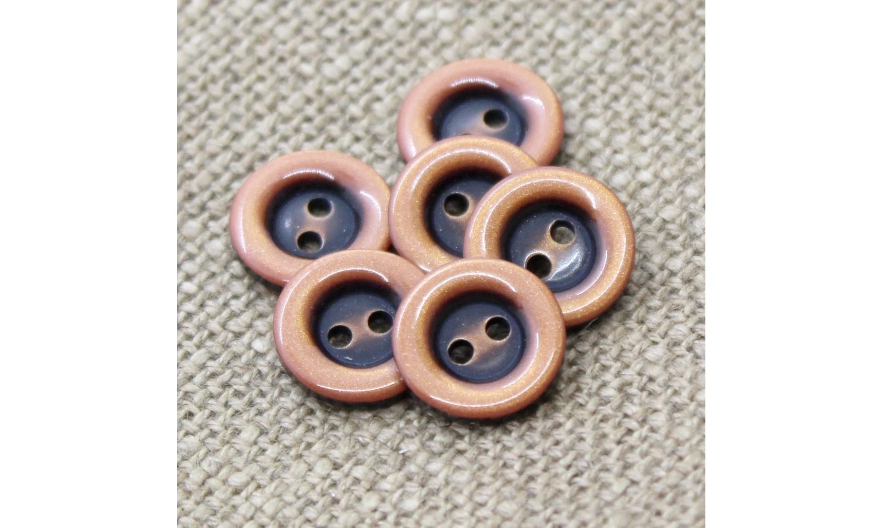 Vintage button A057A